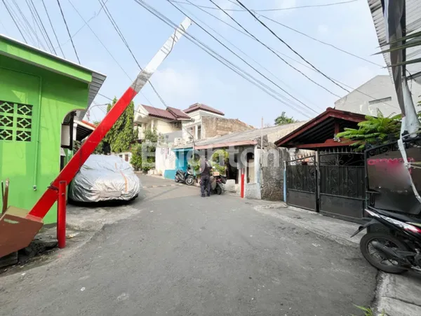 image RUMAH MINIMALIS DI MENTENG DALAM - TEBET JAKSEL (2)