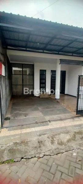 image RUMAH LUAS SIRKULASI UDARA BAGUS PANDANWANGI JARANG ADA ONE GATE SYSTEM SATPAM 24 JAM DEKAT ARAYA (2)