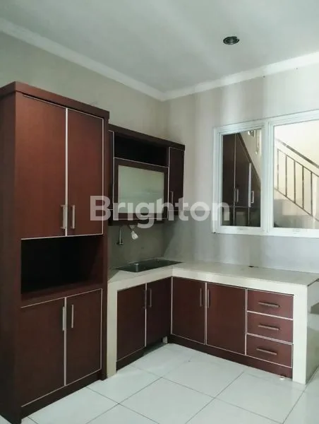 image LOKASI STRATEGIS RUMAH 2 LANTAI SIAP HUNI DI DALAM CLUSTER YANG NYAMAN DAN ASRI LEGENDA WISATA CIBUBUR, GUNUNG PUTRI, BOGOR ,JAWA BARAT  (5)