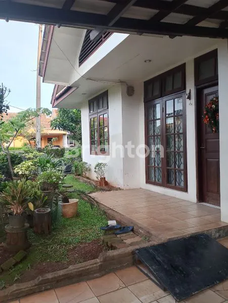 image HARGA TURUN LAGI!!! RUMAH CANTIK SIAP HUNI DIJUAL DI GRIYA CIMANGGIS  : LT: 207 M2 (2)