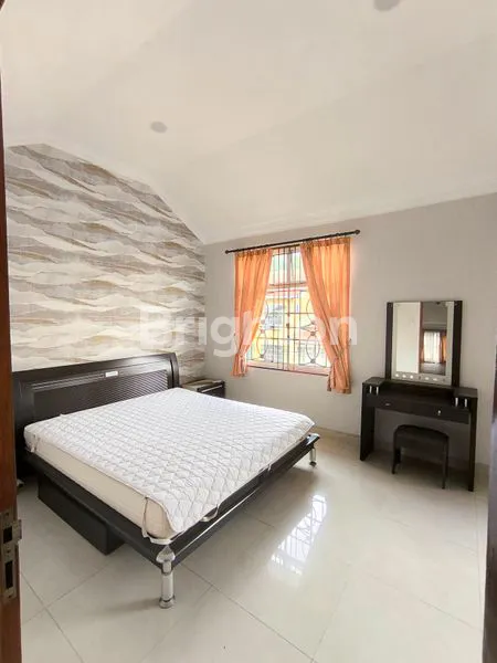 image TOWN HOUSE 2 LANTAI SIAP HUNI DI LIPPO KARAWACI TANGERANG (7)