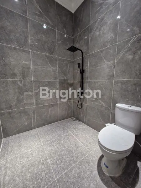 image RUMAH MEWAH 2 LANTAI DI JOGLO, LT 200M² (8)