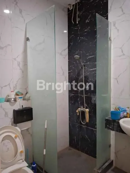 image DIJUAL CEPAT RUMAH BAGUS SIAP HUNI DI DAERAH DEKAT MERR, SELANGKAH KE PAKUWON CITY MALL (3)