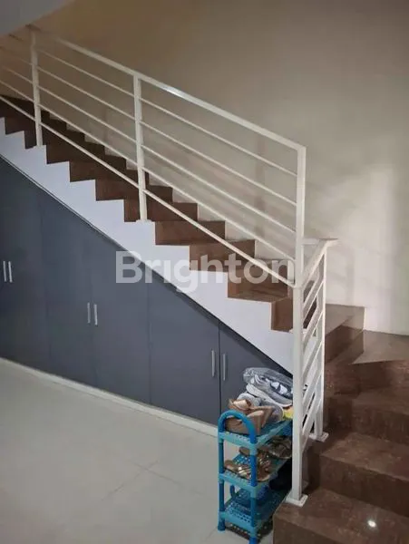 image DIJUAL CEPAT RUMAH BAGUS SIAP HUNI DI DAERAH DEKAT MERR, SELANGKAH KE PAKUWON CITY MALL (6)