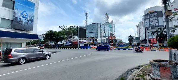 image RUKO 4 PINTU GANDENG STRATEGIS DI SUDIRMAN, DEKAT MAL & PERKANTORAN (3)