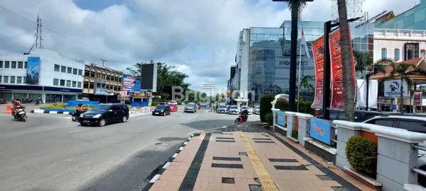image RUKO 4 PINTU GANDENG STRATEGIS DI SUDIRMAN, DEKAT MAL & PERKANTORAN (8)