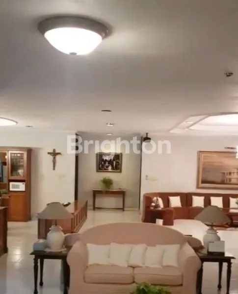 image RUMAH MEWAH SIAP HUNI KEMANGGISAN JAKARTA BARAT (1)