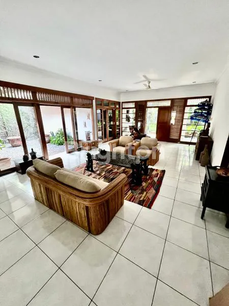 image RENT / SALE COMFORTABLE & SECURE HOUSE FOR EXPATRIATES – KEMANG UTARA AKSES JALAN 2 MOBIL (8)