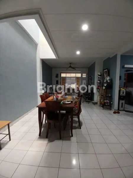 image RUMAH SIAP HUNI DI LEBAK BULUS. TERSEDIA BALKON DEPAN BELAKANG (4)