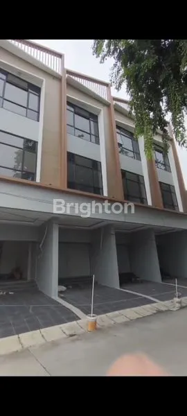 image RUKO STRATEGIS HOOK 3,5 LANTAI PINGGIR JALAN AREA KOMERSIL, TAMAN RATU , DEKAT GREENVILLE, TANJUNG DUREN , JALAN  PANJANG, JAKARTA BARAT  (1)