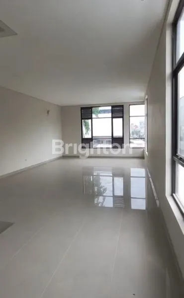image RUKO STRATEGIS HOOK 3,5 LANTAI PINGGIR JALAN AREA KOMERSIL, TAMAN RATU , DEKAT GREENVILLE, TANJUNG DUREN , JALAN  PANJANG, JAKARTA BARAT  (4)
