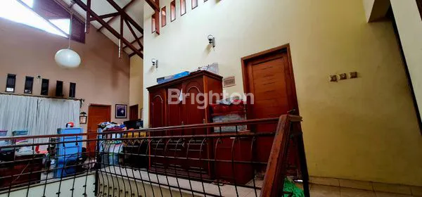 image RUMAH 3 LANTAI ASRI DI CIPULIR PERMAI, KEBAYORAN LAMA (8)