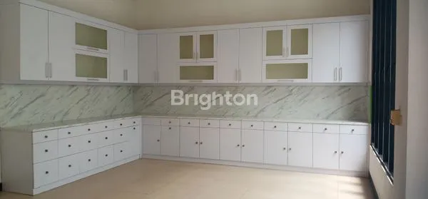 image RUMAH 2 LANTAI LUAS DAN ELEGAN (7)