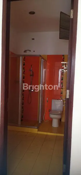 image RUMAH 2 LANTAI LUAS DAN ELEGAN (8)