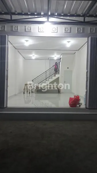 image DI SEWAKAN RUKO BARU 2 LANTAI DI PINGGIR JALAN COCOK UNTUK BERBAGAI MACAM USAHA (5)