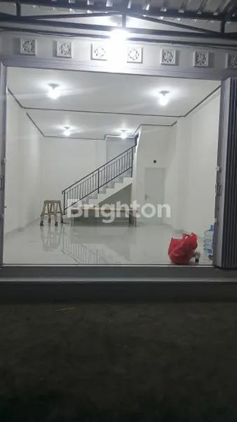 image DI SEWAKAN RUKO BARU 2 LANTAI DI PINGGIR JALAN COCOK UNTUK BERBAGAI MACAM USAHA (3)