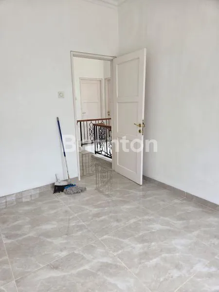 image LOKASI STRATEGIS DEKAT SEKOLAH , RUMAH 2 LANTAI SIAP HUNI DI DALAM CLUSTER YANG NYAMAN DAN ASRI LEGENDA WISATA CIBUBUR, BOGOR, JAWA BARAT (6)