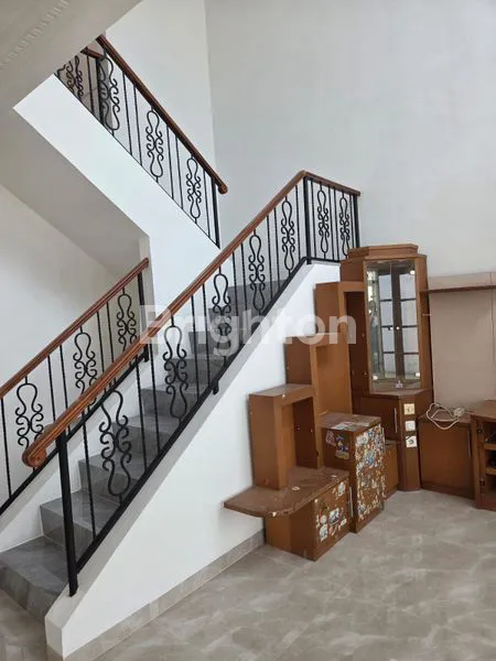 image LOKASI STRATEGIS DEKAT SEKOLAH , RUMAH 2 LANTAI SIAP HUNI DI DALAM CLUSTER YANG NYAMAN DAN ASRI LEGENDA WISATA CIBUBUR, BOGOR, JAWA BARAT (3)