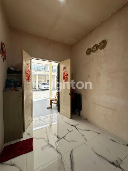 image RUMAH VILLA (4)