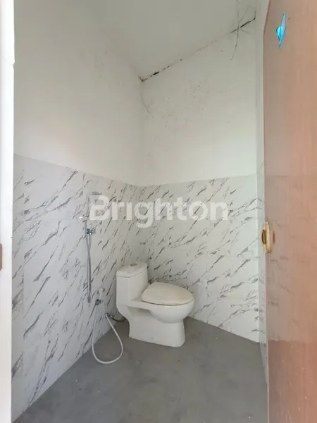 image BANGUNAN 2 LANTAI DI LOKASI STRATEGIS (3)