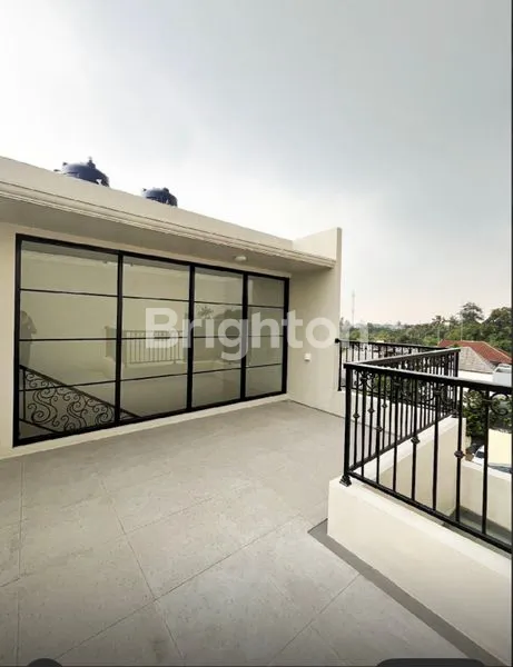 image RUMAH BARU 3 LANTAI DI JAGAKARSA, SHM, SIAP HUNI (4)