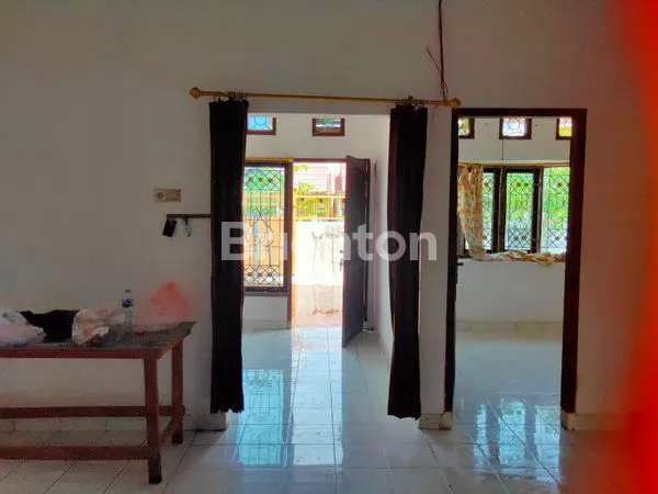 image DISEWAKAN RUMAH NYAMAN TYPE 75 | 3 KT | LOKASI STRATEGIS | DEKAT MINIMARKET (5)