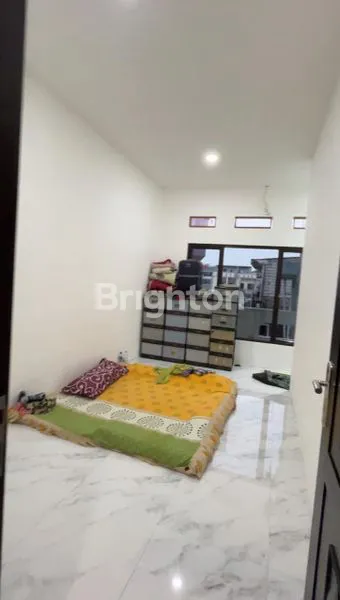image RUMAH DIJUAL SIAP HUNI JELAMBAR JAKARTA BARAT (7)