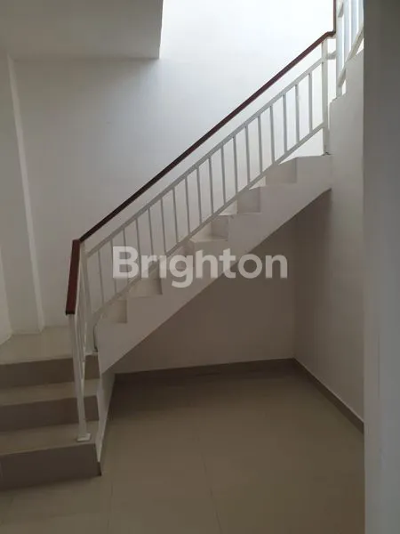 image RUMAH EKSLUSIF 2 LANTAI DI PIDADA DENGAN DESAIN MODERN, LINGKUNGAN NYAMAN DAN RAPI. SANGAT COCOK UNTUK HUNIAN KELUARGA MAUPUN INVESTASI. (3)