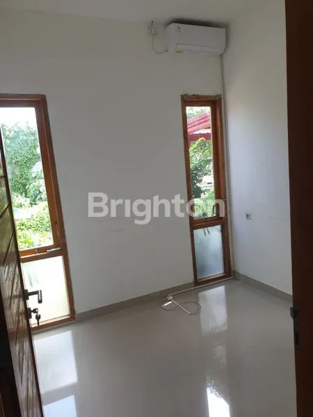 image RUMAH EKSLUSIF 2 LANTAI DI PIDADA DENGAN DESAIN MODERN, LINGKUNGAN NYAMAN DAN RAPI. SANGAT COCOK UNTUK HUNIAN KELUARGA MAUPUN INVESTASI. (4)
