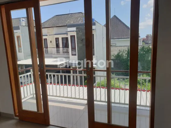 image RUMAH EKSLUSIF 2 LANTAI DI PIDADA DENGAN DESAIN MODERN, LINGKUNGAN NYAMAN DAN RAPI. SANGAT COCOK UNTUK HUNIAN KELUARGA MAUPUN INVESTASI. (2)