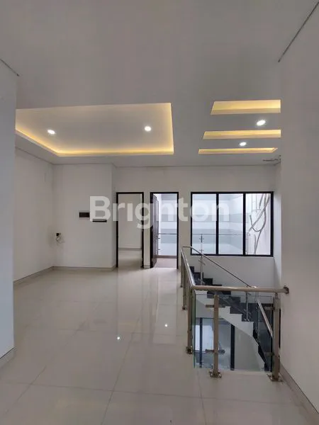 image RUMAH BARU 2 LANTAI DARMO PERMAI, SURABAYA BARAT. DEKAT RAYA HR. MUHAMMAD - MAYJEND SUNGKONO - TOL SATELIT - KUPANG INDAH - KUPANG JAYA, DLL.\N (4)