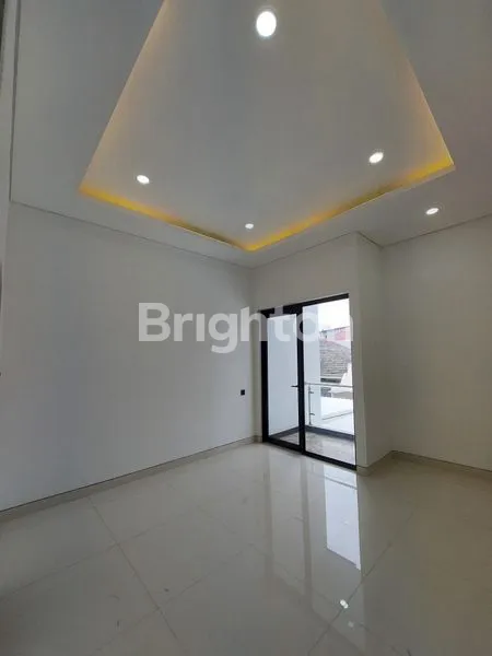 image RUMAH BARU 2 LANTAI DARMO PERMAI, SURABAYA BARAT. DEKAT RAYA HR. MUHAMMAD - MAYJEND SUNGKONO - TOL SATELIT - KUPANG INDAH - KUPANG JAYA, DLL.\N (7)