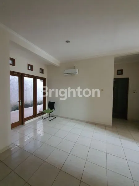 image RUMAH KONTRAKAN 2 LANTAI LT 144M² DI PURI MEDITERANIA (5)