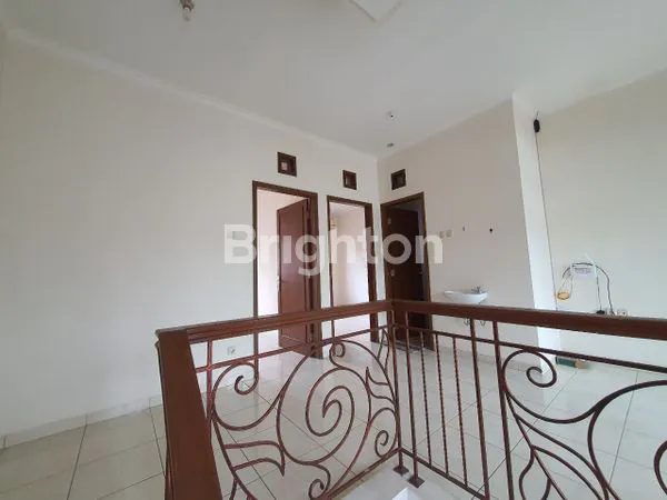 image RUMAH KONTRAKAN 2 LANTAI LT 144M² DI PURI MEDITERANIA (8)
