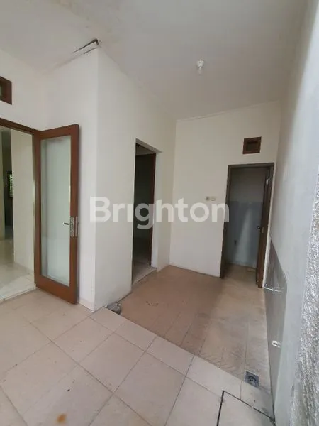 image RUMAH KONTRAKAN 2 LANTAI LT 144M² DI PURI MEDITERANIA (2)