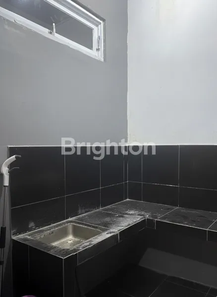 image SEWA MIN 2 TAHUN RUMAH HADAP TIMUR 2 KAMAR JUWET SARI PEMOGAN (5)