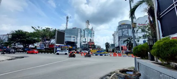 image RUKO 4 PINTU GANDENG STRATEGIS DI SUDIRMAN, DEKAT MAL & PERKANTORAN (6)