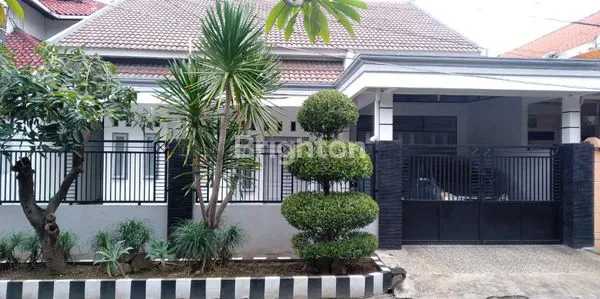 SIDOSERMO RUMAH BESAR NAN ASRI BANGUNAN MODERN GERCEP...