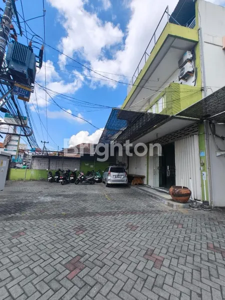 image PROPERTI PREMIUM 3 LANTAI, LT 282M², LOKASI STRATEGIS DENPASAR (3)