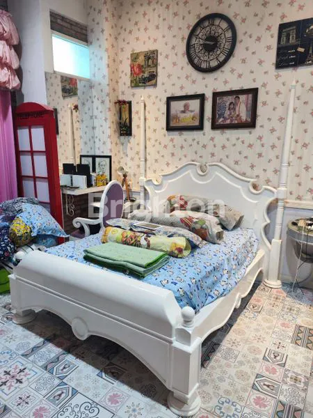 image RUMAH MEWAH 2,5 LANTAI, FULL FURNISH DI PALM SPRING REGENCY JAMBANGAN  (5)