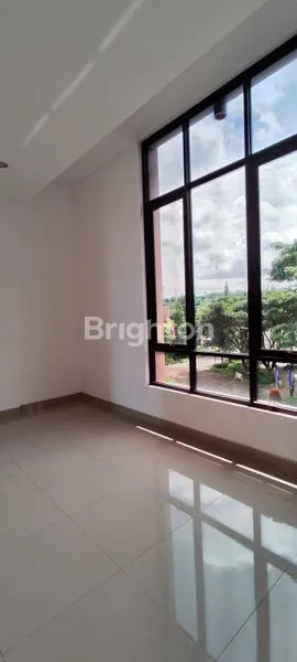 image ​RUKO LUXURY DESAIN MODERN DENGAN ROOFTOP – SIAP HUNI, COCOK UNTUK OFFICE, CAFE, ATAU STUDIO (7)