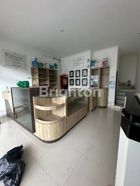 image RUKO STRATEGIS 2 LANTAI DI AREA SEMINYAK (3)