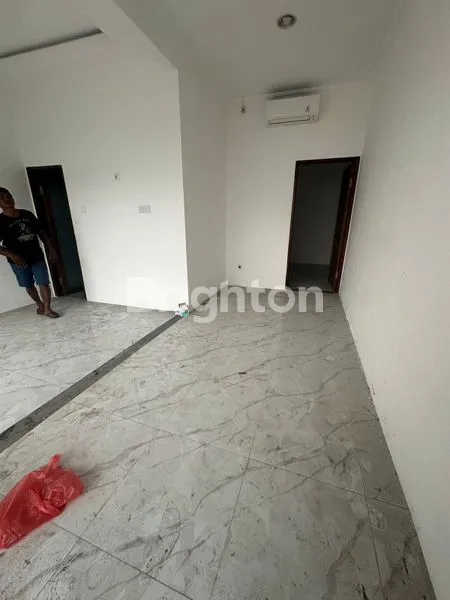 image RUKO STRATEGIS 2 LANTAI DI AREA SEMINYAK (8)