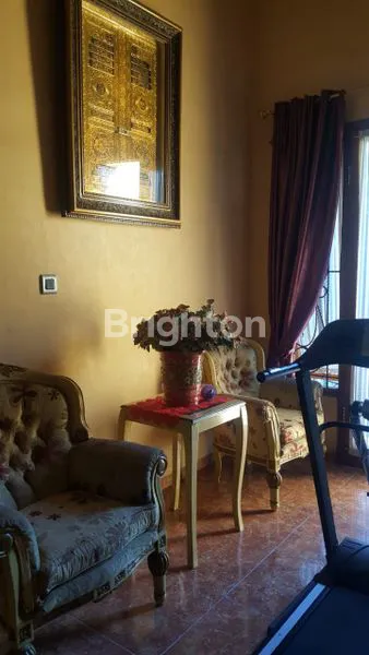 image RUMAH MEWAH 3 LANTAI FULL FURNISH DI METLAND CAKUNG (6)