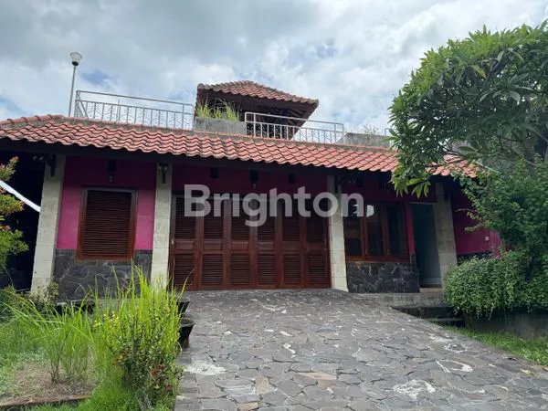 image RUMAH MEWAH DI DEKAT PANTAI SABA (1)