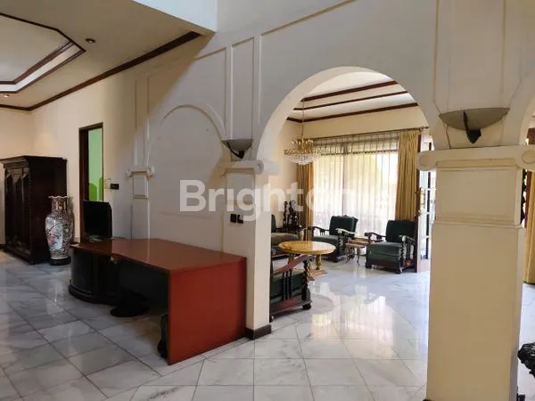 image RUMAH MEWAH CANTIK & LUAS LINGKUNGAN PERUMAHAN PREMIUM HADAP SELATAN SIAP HUNI 2 LANTAI STRATEGIS BEBAS BANJIR DI KEMANGGISAN JAKARTA BARAT (7)