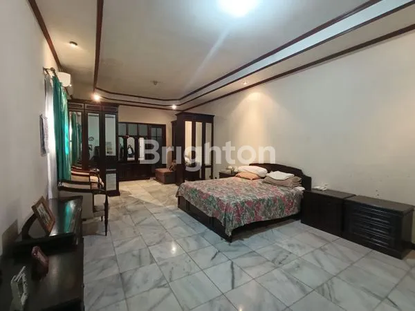 image RUMAH MEWAH CANTIK & LUAS LINGKUNGAN PERUMAHAN PREMIUM HADAP SELATAN SIAP HUNI 2 LANTAI STRATEGIS BEBAS BANJIR DI KEMANGGISAN JAKARTA BARAT (6)