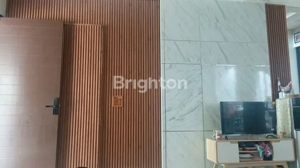 image LOKASI STRATEGIS DEKAT SEKOLAH PENABUR, RUMAH 2,5 LANTAI  FURNISHED DAN SUDAH FULL RENOVASI DIDALAM CLUSTER YANG NYAMAN DAN ASRI KOTA WISATA, CIBUBUR, GUNUNG PUTRI, BOGOR JAWA BARAT  (8)