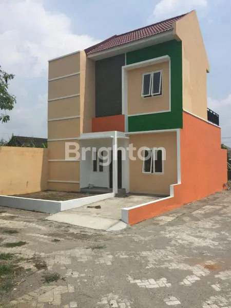 image RUMAH 2 LANTAI DI BETET PESANTREN KEDIRI (1)