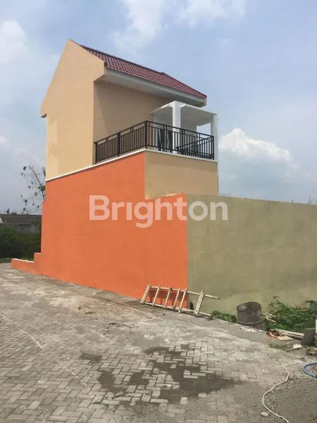 image RUMAH 2 LANTAI DI BETET PESANTREN KEDIRI (2)